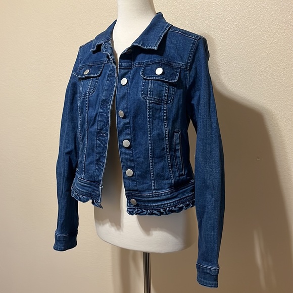 ELLE - Picture 2 of 7